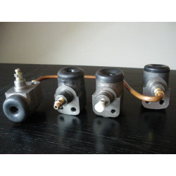 4 CYLINDRES DE ROUE DIAM 30