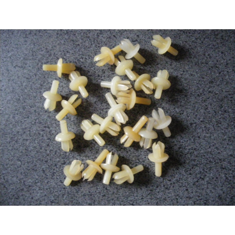 6972-02   RIVET DE BAS DE MARCHE