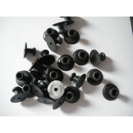 6983-04  TETONS DE TAPIS